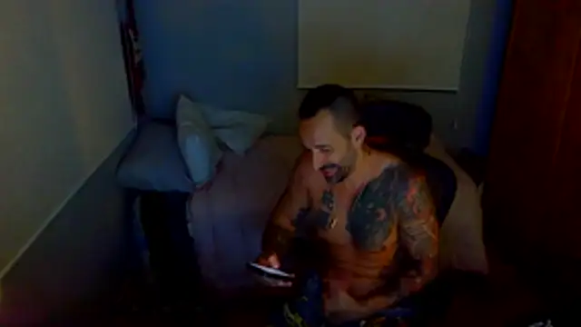Snapshot of sexymateo13 chatting on 18, 10, 2025 sexymateo13 online show from 18, 10, 2025