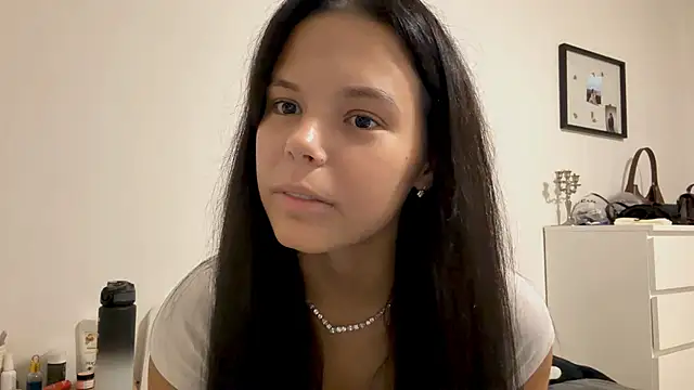 MaydaCornwall online show from 2, 12, 2025