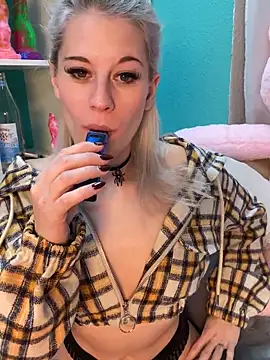 Snapshot of TheRealJessyLey chatting on 13, 11, 2025 TheRealJessyLey online show from 13, 11, 2025