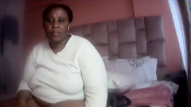 Snapshot of HUGEASSXXXXX chatting on 25, 4, 2026 HUGEASSXXXXX online show from 25, 4, 2026