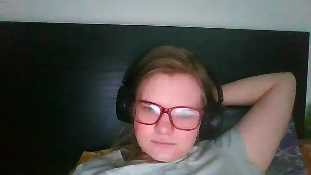 Moonolighta online show from 8, 4, 2026