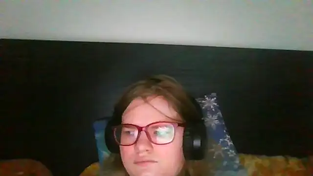 Moonolighta online show from 9, 4, 2026