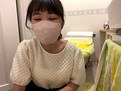 Snapshot of sora_033 chatting on 28, 10, 2025 sora 033 online show from 28, 10, 2025