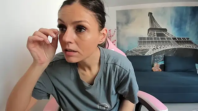 Snapshot of RheaEtthan chatting on 3, 3, 2026 RheaEtthan online show from 3, 3, 2026