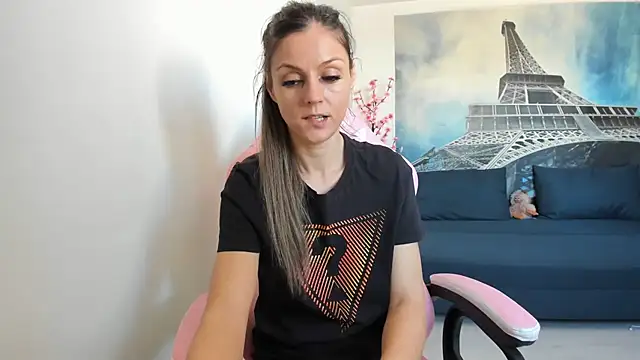 Snapshot of RheaEtthan chatting on 9, 3, 2026 RheaEtthan online show from 9, 3, 2026