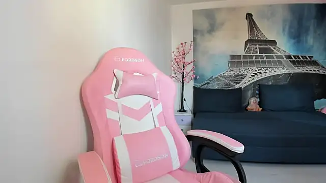 Snapshot of RheaEtthan chatting on 15, 4, 2026 RheaEtthan online show from 15, 4, 2026