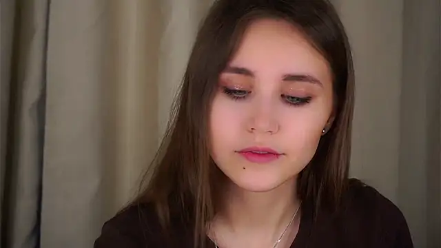 Snapshot of EthalFlowers chatting on 24, 11, 2025 EthalFlowers online show from 24, 11, 2025