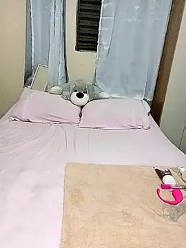 Snapshot of indiazinhabella27 chatting on 19, 9, 2025 indiazinhabella27 online show from 19, 9, 2025