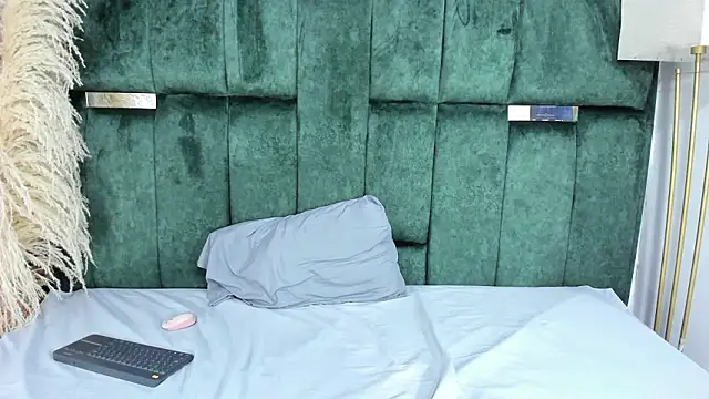 Chloe jackson25 online show from 16, 1, 2026