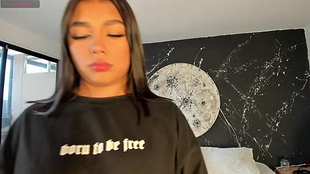 ShaniaDaniels online show from 17, 11, 2025