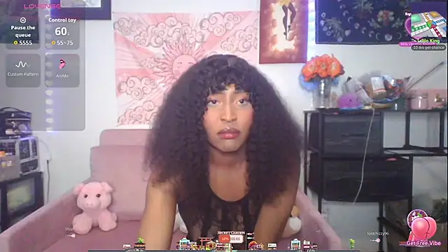 Snapshot of ziafoxy chatting on 10, 10, 2025 ziafoxy online show from 10, 10, 2025