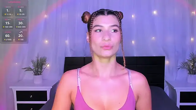 Evolet Bee online show from 12, 11, 2025