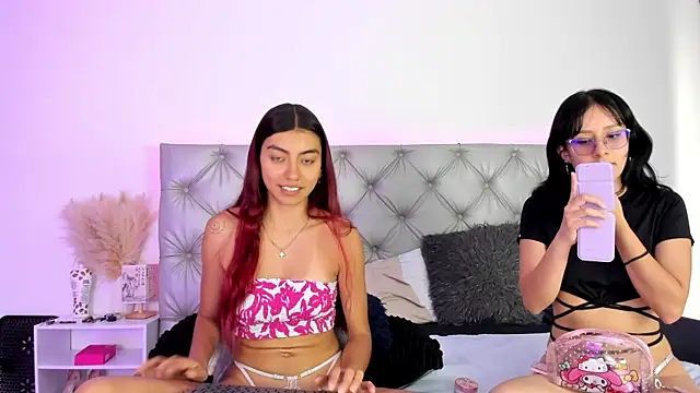 Naughty Couple83 online show from 25, 9, 2025