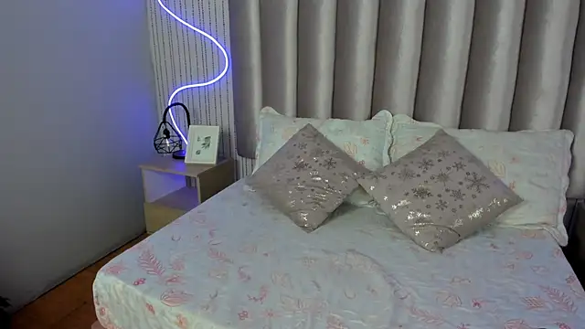 SamanthaPeachss online show from 10, 10, 2025