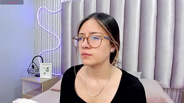 SamanthaPeachss online show from 10, 2, 2026