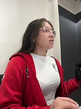 Alyha Cortes online show from 14, 11, 2025