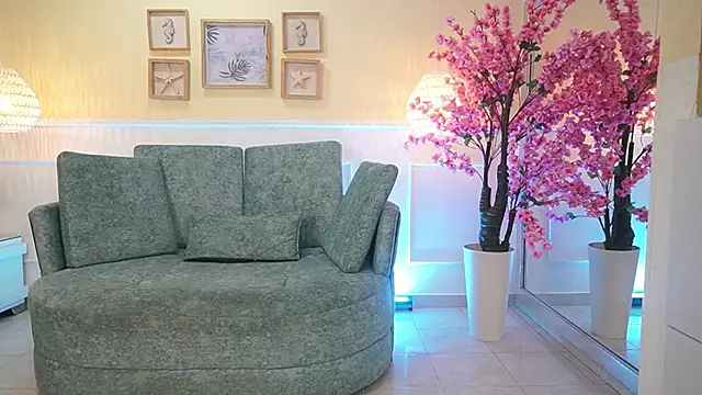 Snapshot of LoonaNyx chatting on 16, 9, 2025 LoonaNyx online show from 16, 9, 2025