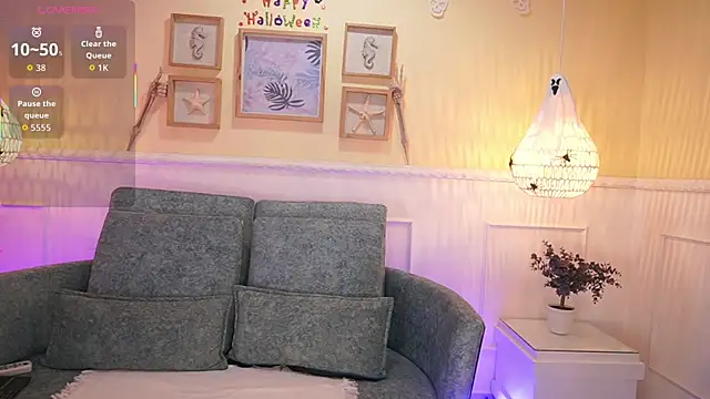 Snapshot of LoonaNyx chatting on 11, 10, 2025 LoonaNyx online show from 11, 10, 2025