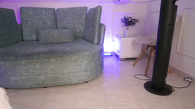 Snapshot of LoonaNyx chatting on 14, 10, 2025 LoonaNyx online show from 14, 10, 2025