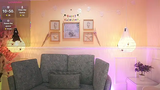 Snapshot of LoonaNyx chatting on 27, 10, 2025 LoonaNyx online show from 27, 10, 2025