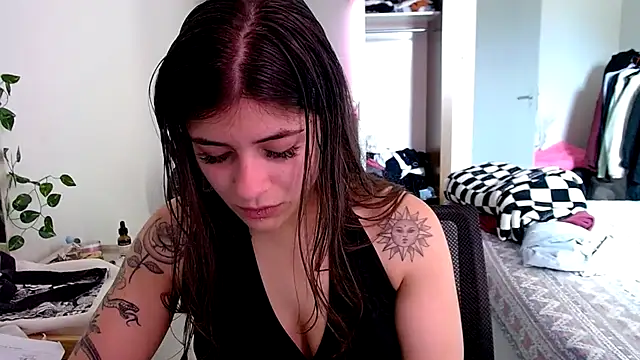 Snapshot of Becca_B chatting on 12, 10, 2025 Becca B online show from 12, 10, 2025