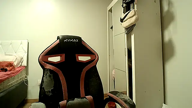 Snapshot of Becca_B chatting on 29, 10, 2025 Becca B online show from 29, 10, 2025