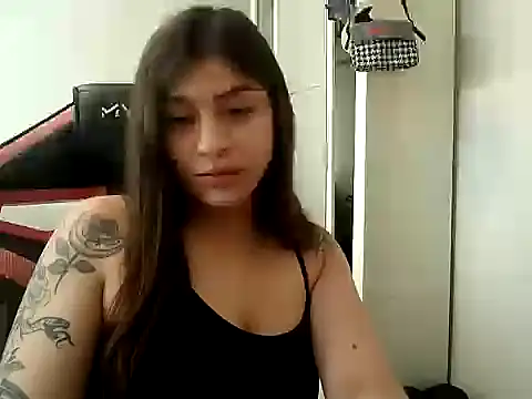 Snapshot of Becca_B chatting on 14, 11, 2025 Becca B online show from 14, 11, 2025