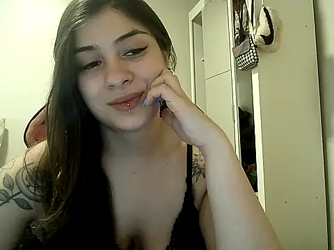 Snapshot of Becca_B chatting on 21, 11, 2025 Becca B online show from 21, 11, 2025