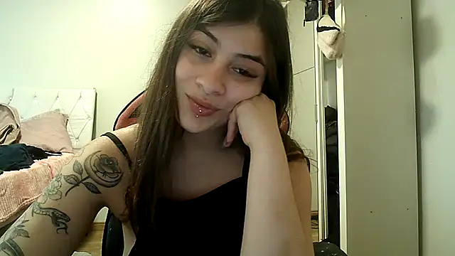 Snapshot of Becca_B chatting on 28, 11, 2025 Becca B online show from 28, 11, 2025