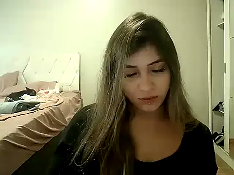 Snapshot of Becca_B chatting on 18, 4, 2026 Becca B online show from 18, 4, 2026