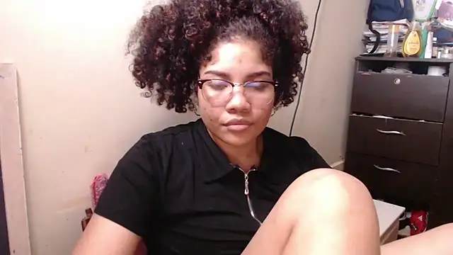 Snapshot of madelene chatting on 5, 12, 2024 madelene online show from 5, 12, 2024