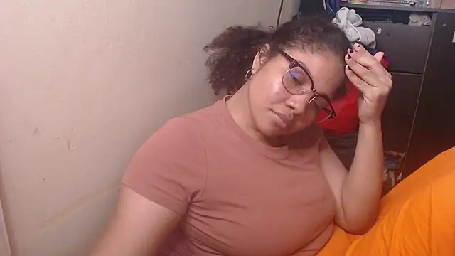 Snapshot of madelene chatting on 24, 2, 2025 madelene online show from 24, 2, 2025