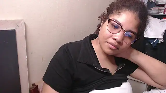 Snapshot of madelene chatting on 10, 3, 2025 madelene online show from 10, 3, 2025