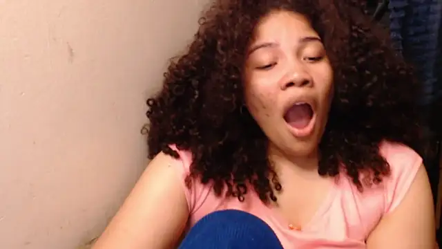 Snapshot of madelene chatting on 17, 12, 2025 madelene online show from 17, 12, 2025