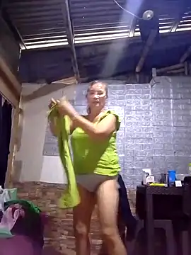 Snapshot of SexyHottMom chatting on 3, 10, 2025 SexyHottMom online show from 3, 10, 2025