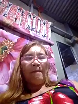 Snapshot of SexyHottMom chatting on 18, 10, 2025 SexyHottMom online show from 18, 10, 2025