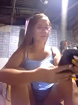 Snapshot of SexyHottMom chatting on 21, 10, 2025 SexyHottMom online show from 21, 10, 2025