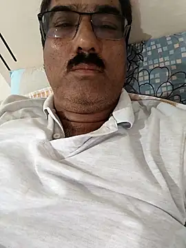 Snapshot of moonflower25 chatting on 15, 10, 2025 moonflower25 online show from 15, 10, 2025