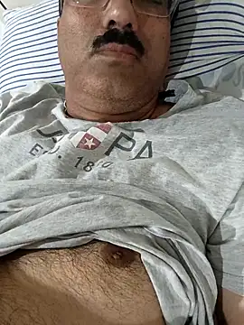 Snapshot of moonflower25 chatting on 21, 10, 2025 moonflower25 online show from 21, 10, 2025