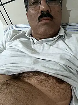 Snapshot of moonflower25 chatting on 23, 10, 2025 moonflower25 online show from 23, 10, 2025