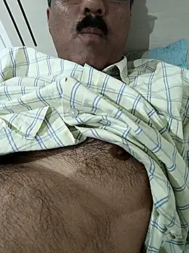 Snapshot of moonflower25 chatting on 25, 10, 2025 moonflower25 online show from 25, 10, 2025