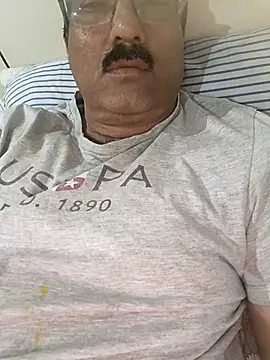 Snapshot of moonflower25 chatting on 16, 11, 2025 moonflower25 online show from 16, 11, 2025