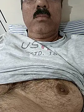 Snapshot of moonflower25 chatting on 17, 11, 2025 moonflower25 online show from 17, 11, 2025