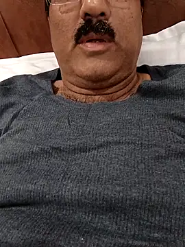 Snapshot of moonflower25 chatting on 17, 12, 2025 moonflower25 online show from 17, 12, 2025