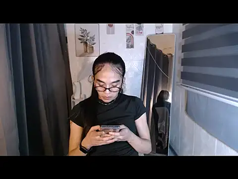 LauraSoHot online show from 27, 9, 2025