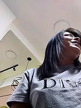 MiaWelkin online show from 11, 11, 2025