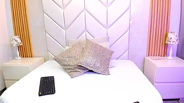 MiaWelkin online show from 12, 11, 2025