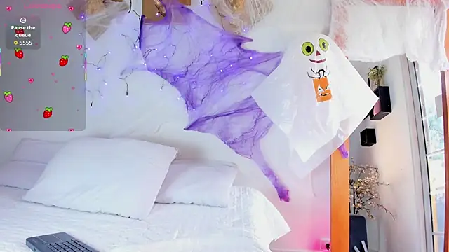 Snapshot of Aleexiiaa chatting on 25, 10, 2025 Aleexiiaa online show from 25, 10, 2025