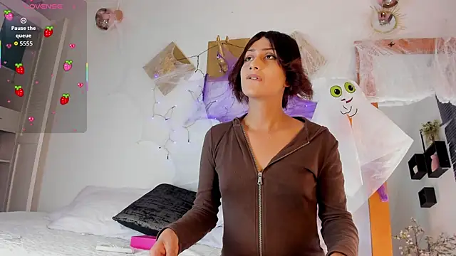 Snapshot of Aleexiiaa chatting on 29, 10, 2025 Aleexiiaa online show from 29, 10, 2025