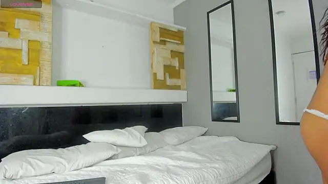 Snapshot of Aleexiiaa chatting on 27, 11, 2025 Aleexiiaa online show from 27, 11, 2025